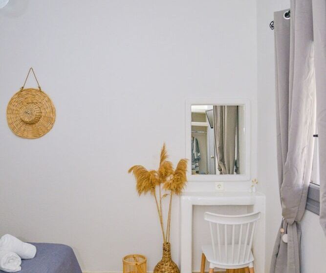 اتاق لوکس با چشم‌انداز دریا, Avgerinos Deluxe Rooms