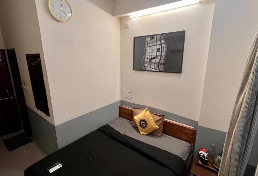 חדר דלוקס יחיד, The Hosteller Udaipur
