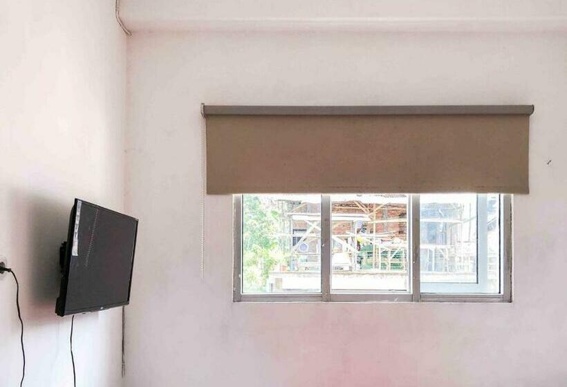 Номер Стандарт, Reddoorz Near Eco Green Park Batu