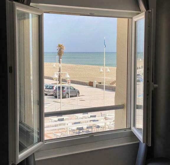 اتاق استاندارد با چشم‌انداز دریا, Restaurant La Cote Revee