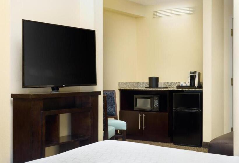 适合残疾人士使用的带超级大床的标准间, Holiday Inn Express & Suites Alpharetta, An Ihg