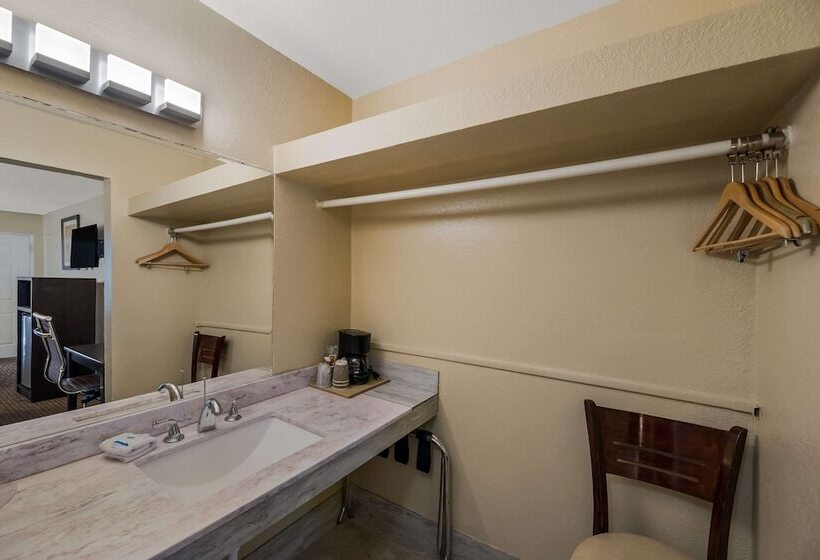 اتاق استاندارد با 2 تخت دوبل, Rodeway Inn Flagstaffdowntown