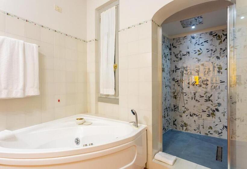 سوئیت با تخت بزرگ, Villa Marsili
