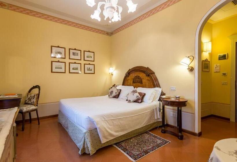 اتاق سوپریور با تخت بزرگ, Villa Marsili