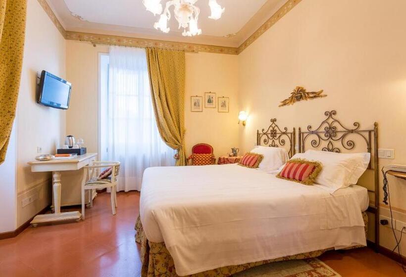 اتاق سوپریور با تخت بزرگ, Villa Marsili