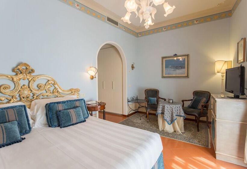 اتاق سوپریور با تخت بزرگ, Villa Marsili