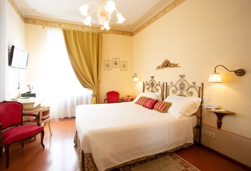 اتاق سوپریور با تخت بزرگ, Villa Marsili