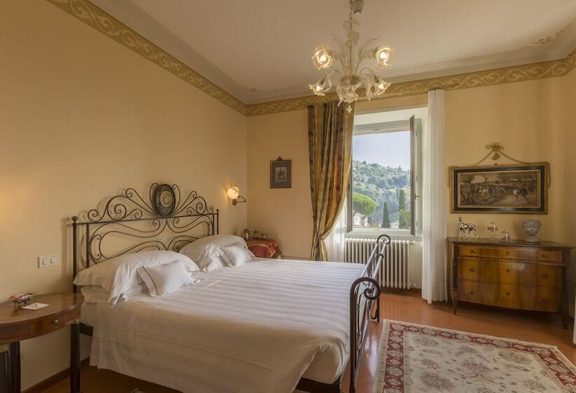 سوئیت با تخت بزرگ, Villa Marsili