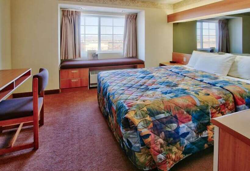 Люкс, Western Skies Inn & Suites