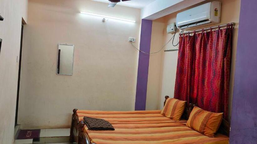 Трехместный Номер Классика, Oyo 60699 Kayalaa Home Stay