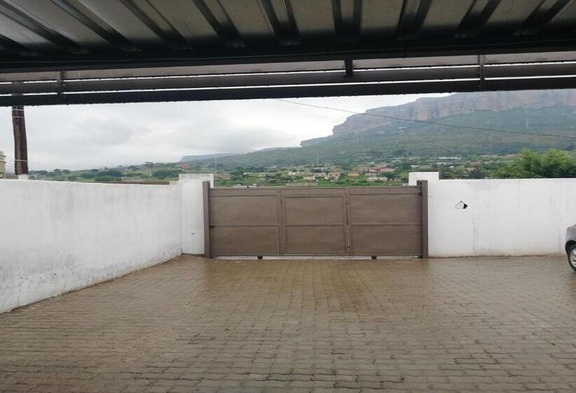 Номер Стандарт, Maluti Backpackers