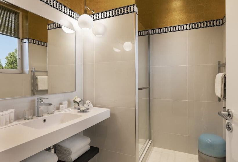 Номер Deluxe, Barriere Le Westminster