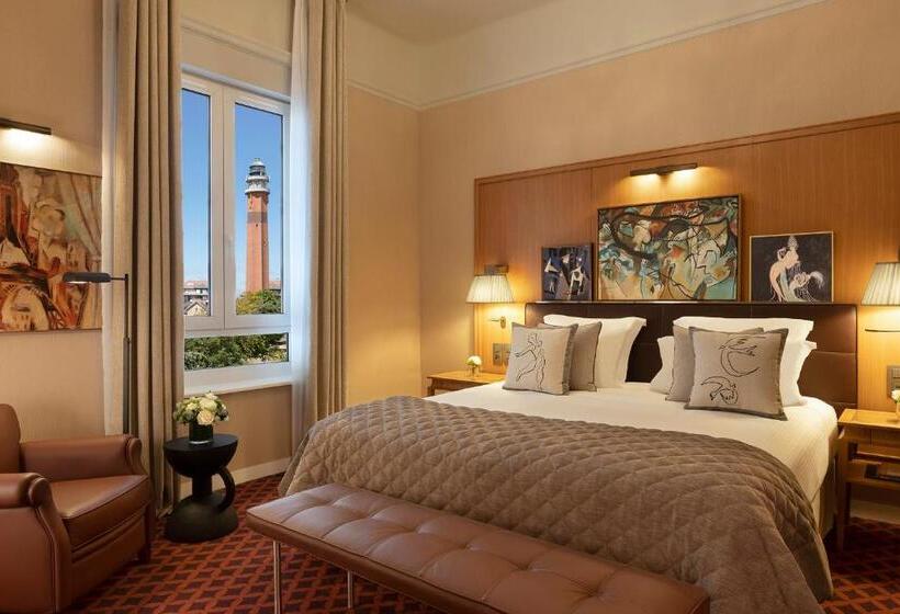 Номер Deluxe, Barriere Le Westminster