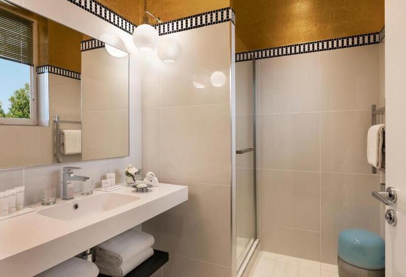 Номер Deluxe, Barriere Le Westminster