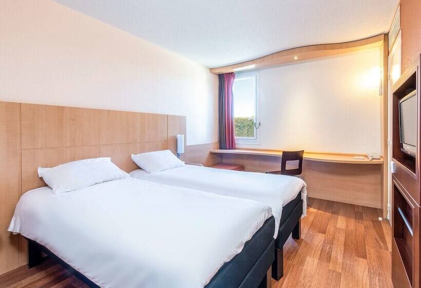 Номер Стандарт Двуспальная Кровать, Ibis Issoire