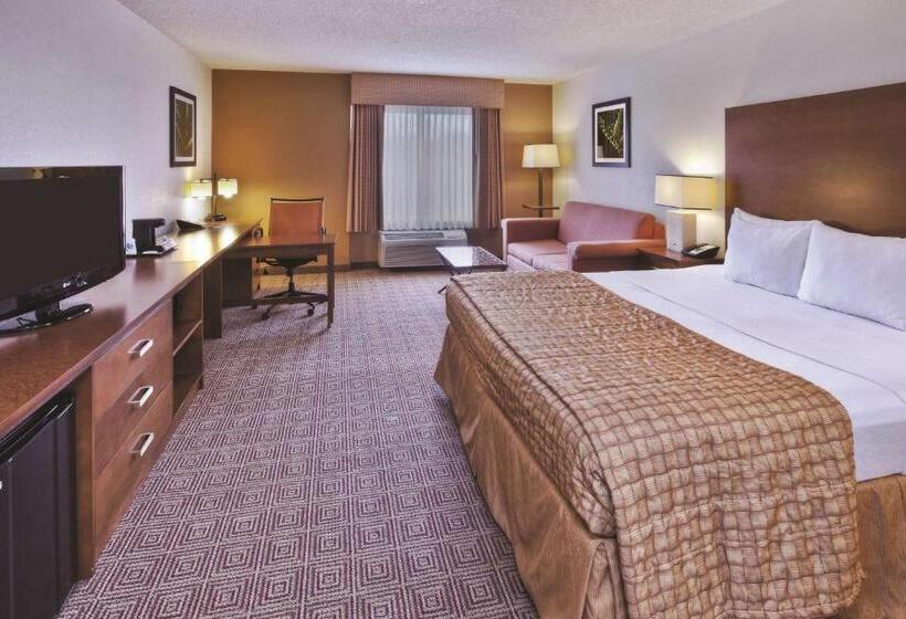 اتاق اجرایی با تخت بزرگ, La Quinta By Wyndham Danbury