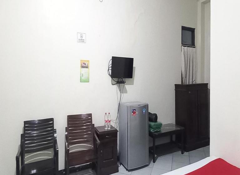 Семейный Номер, Reddoorz Syariah At Hotel Pandan Wangi Near Alun Alun Sidoarjo