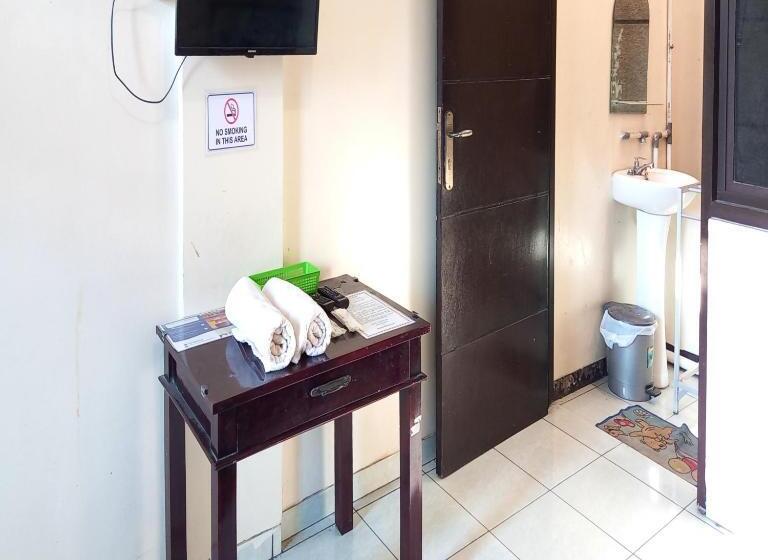 Номер Стандарт, Reddoorz Syariah At Hotel Pandan Wangi Near Alun Alun Sidoarjo
