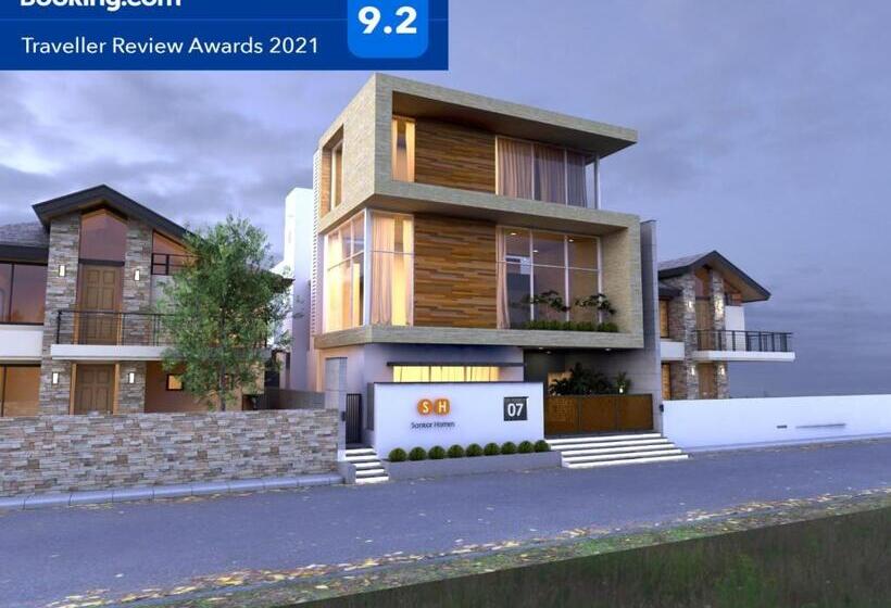 高级套房, Shree Suites