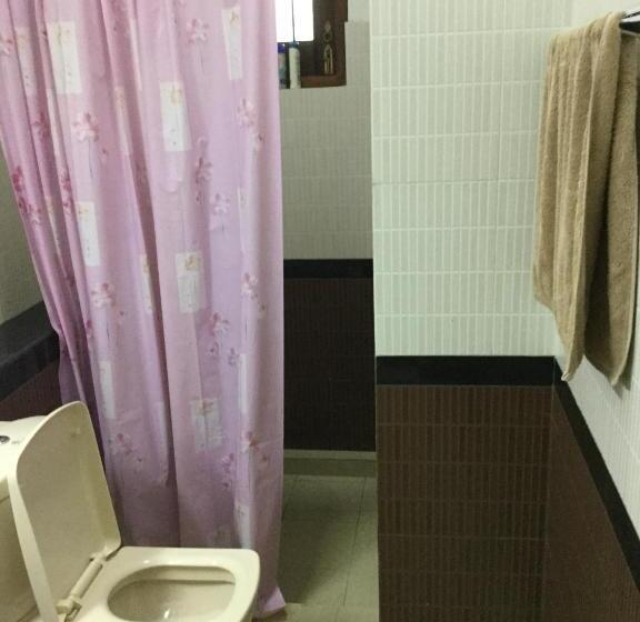 带大床的豪华间, Avondale Colombo