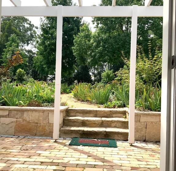 家庭工作室, Chanticleer Gardens Barn Cottage With A Pool