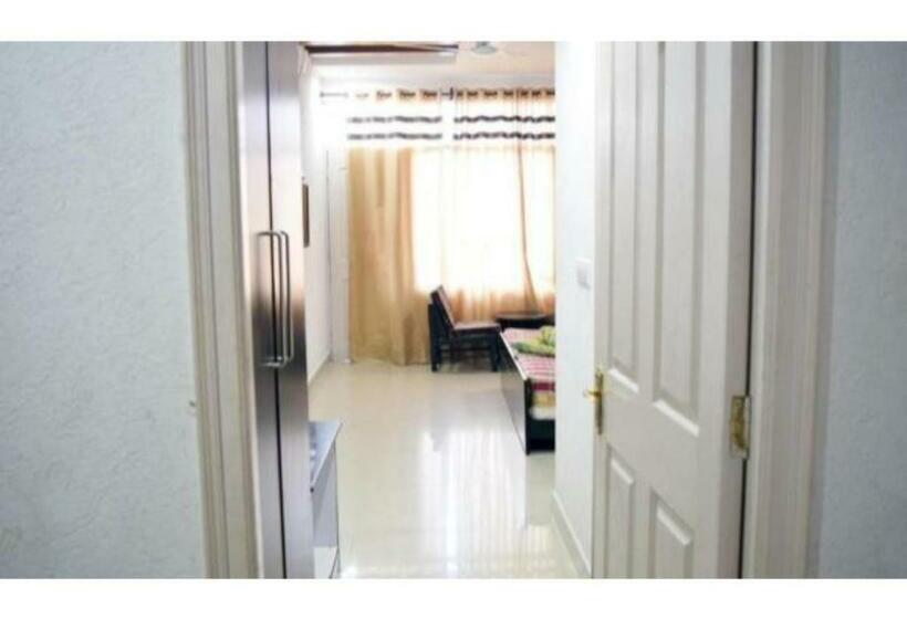 디럭스 룸, Residential Stay In The City