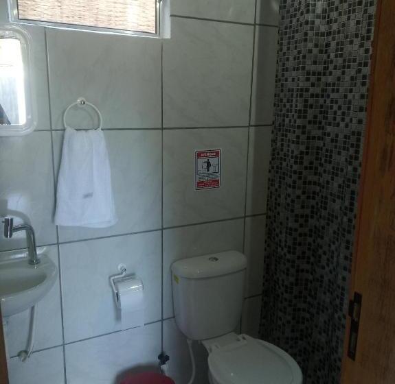Economy Triple Room, Casa Do Mochileiro Airport Hostel & Pousada