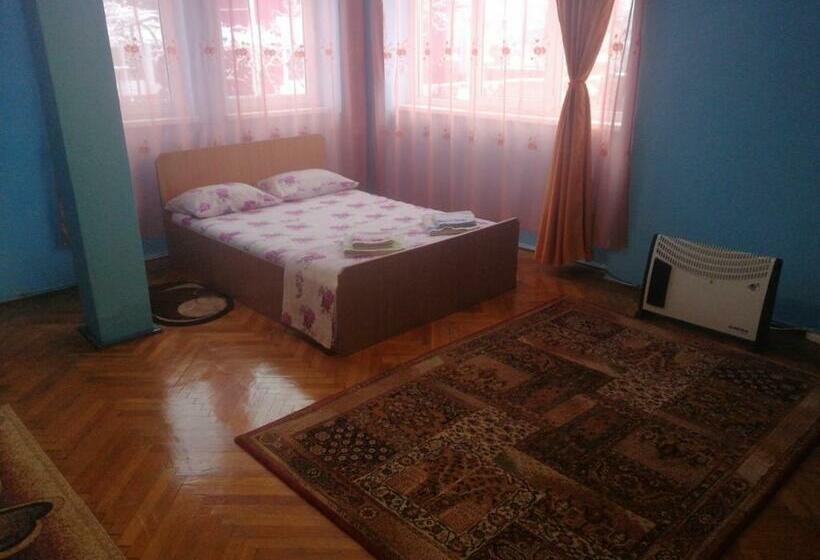 اتاق استاندارد با سرویس بهداشتی مشترک, Vila La Izvorul Putinei