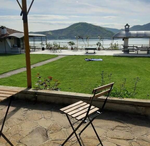 Семейный Номер, Family Hotel Belvedere