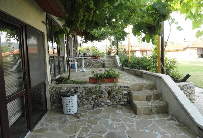 Семейный Номер, Family Hotel Belvedere