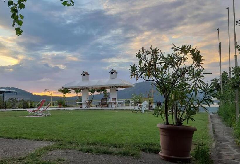 家庭间, Family Hotel Belvedere