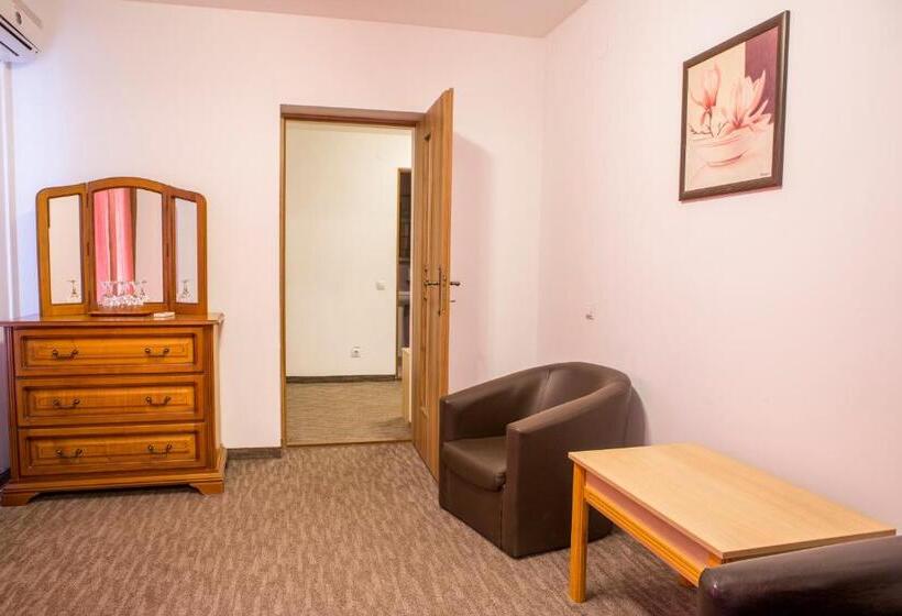 سوییت, Motel Darina