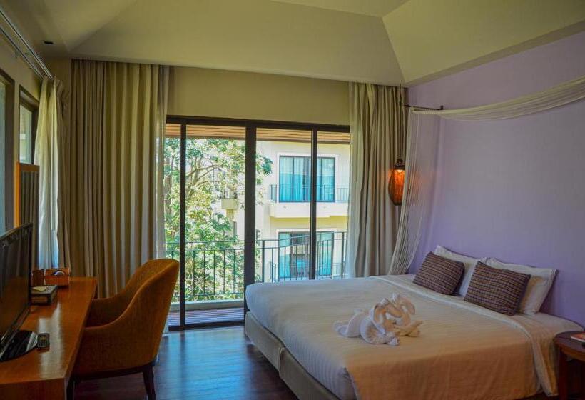Люкс, Patravana Resort