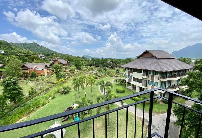 Люкс Вид на Сад, Patravana Resort