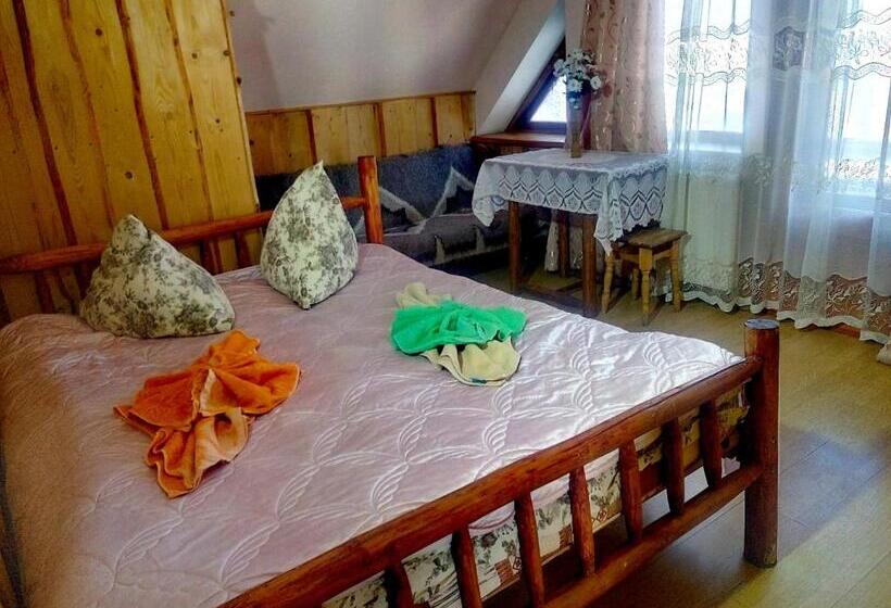 اتاق خانوادگی, Gostynniy Dvir Raytshtoky