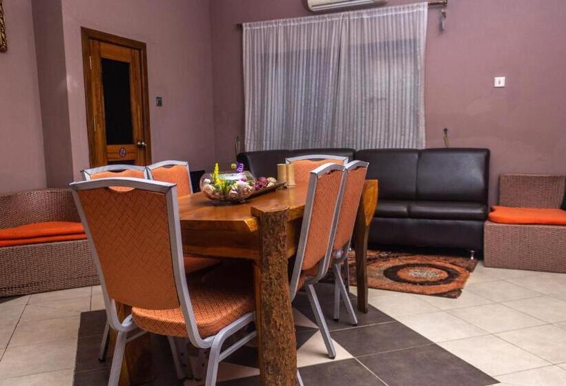 Family Suite, Triple Hill