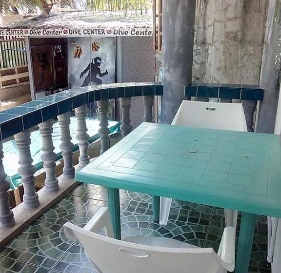 اتاق لوکس با بالکن و چشم‌انداز دریا, Old Castle