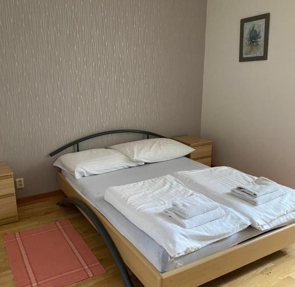标准间, Penzion Na Císařství
