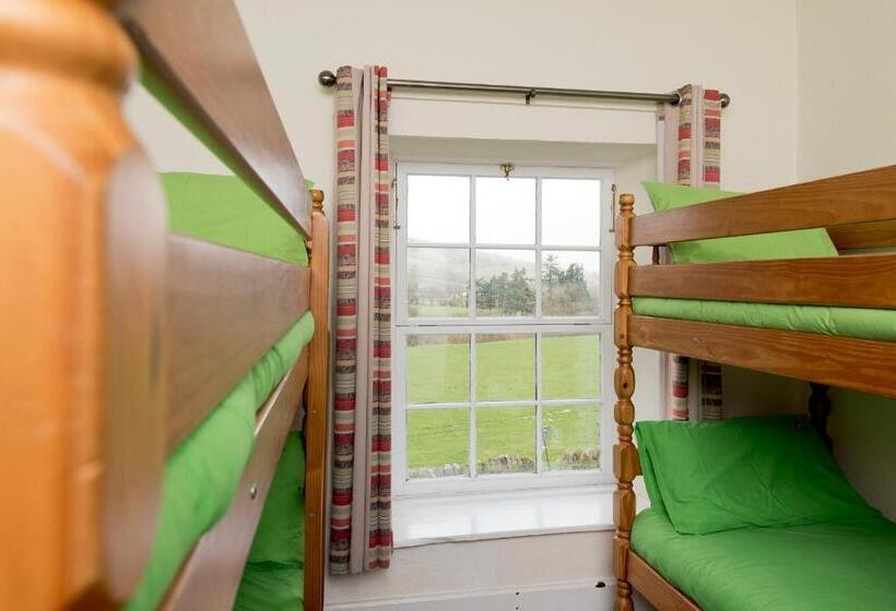 מיטה בחדר מעונות עם מקלחת משותפת, Yha Brecon Beacons Danywenallt   Hostel