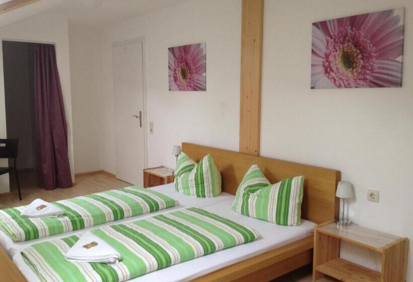 Номер Стандарт с Балконом, Outdoor Zentrum Allgäu  Hostel