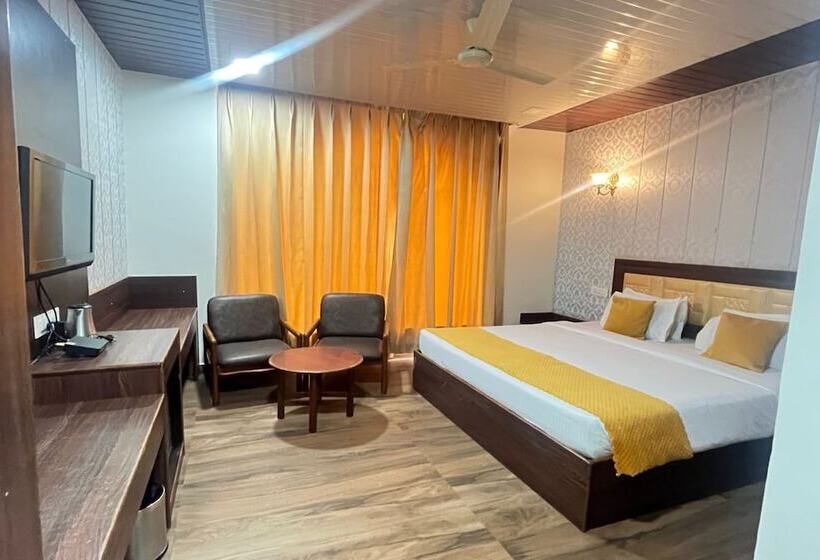Номер Deluxe, The Royal Paradise Resort And Salt Yard