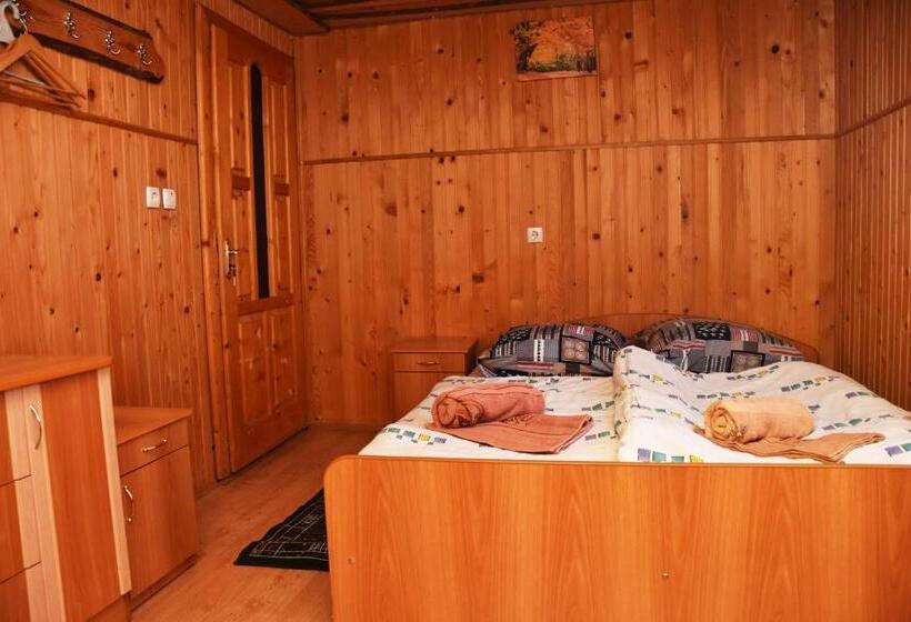 Дом 3 Спальни, Guest House Mandrivnyi Rooms&apartments
