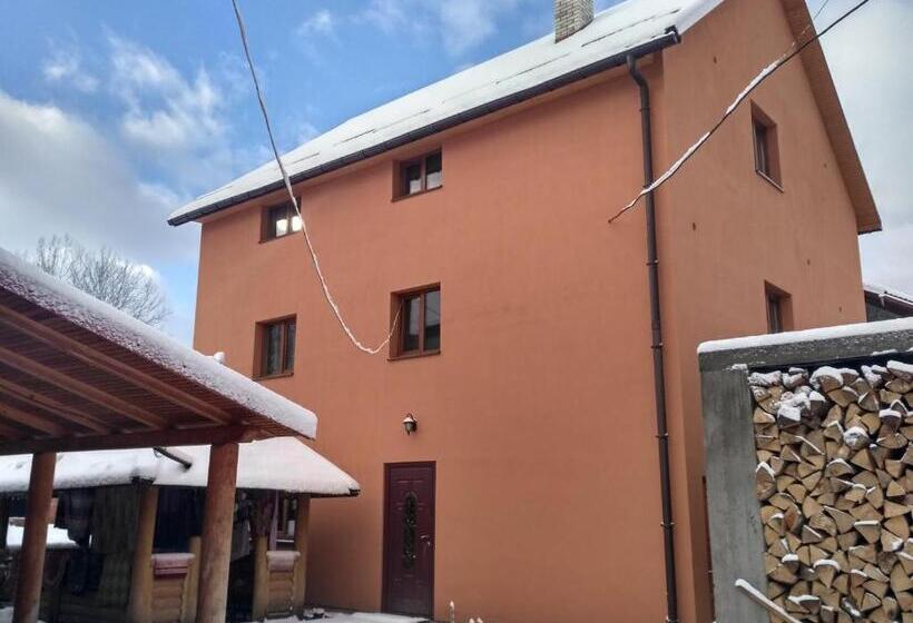 Номер Стандарт Трехместный, Guest House Mandrivnyi Rooms&apartments