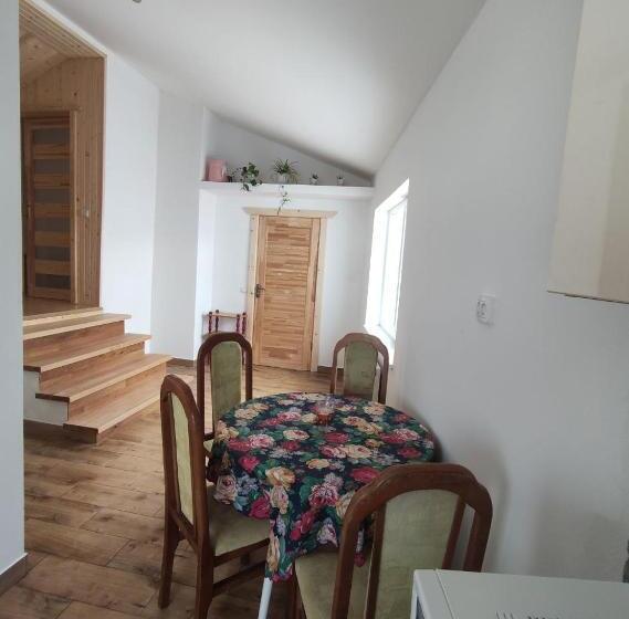 Апартаменты 2 Спальни, Guest House Mandrivnyi Rooms&apartments