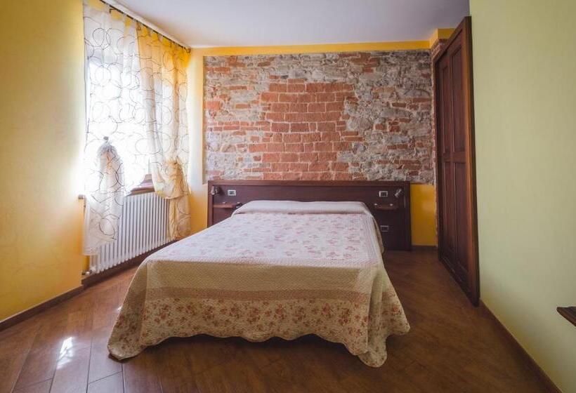 Номер Стандарт, All'ombra Del Castello