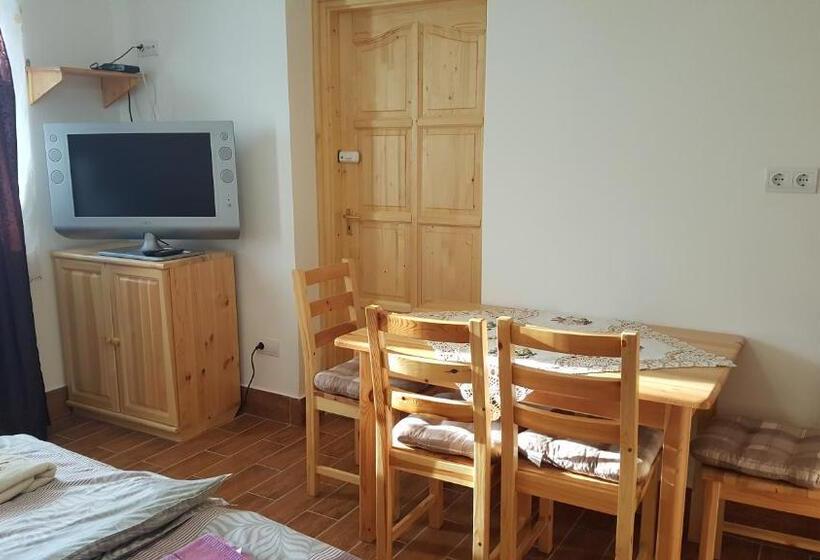 Deluxe Room Mountain View, Gesztenyés Vendégház