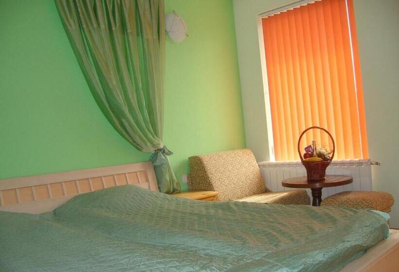 Quarto Estandar com Sacada, Sveti Georgi Family