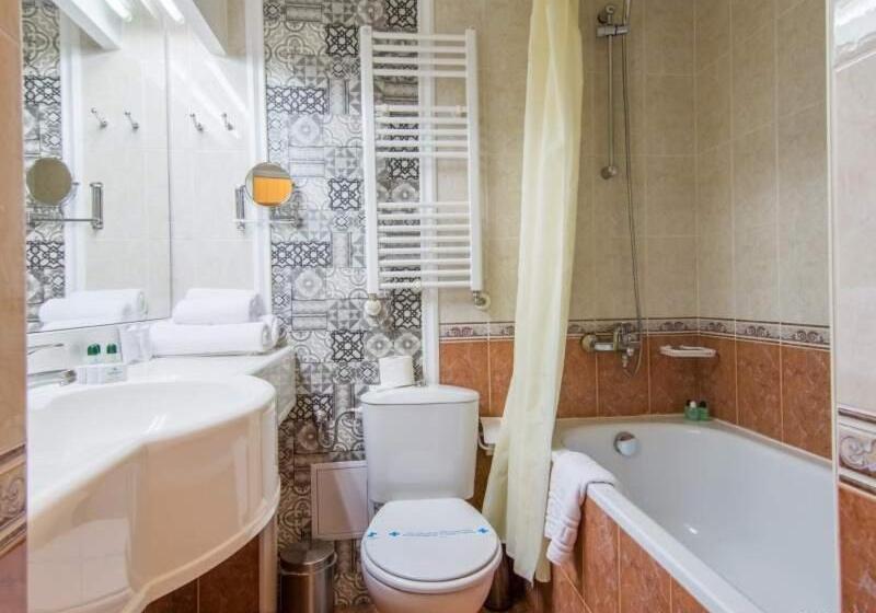 Люкс с Балконом, Grand Hotel Murgavets
