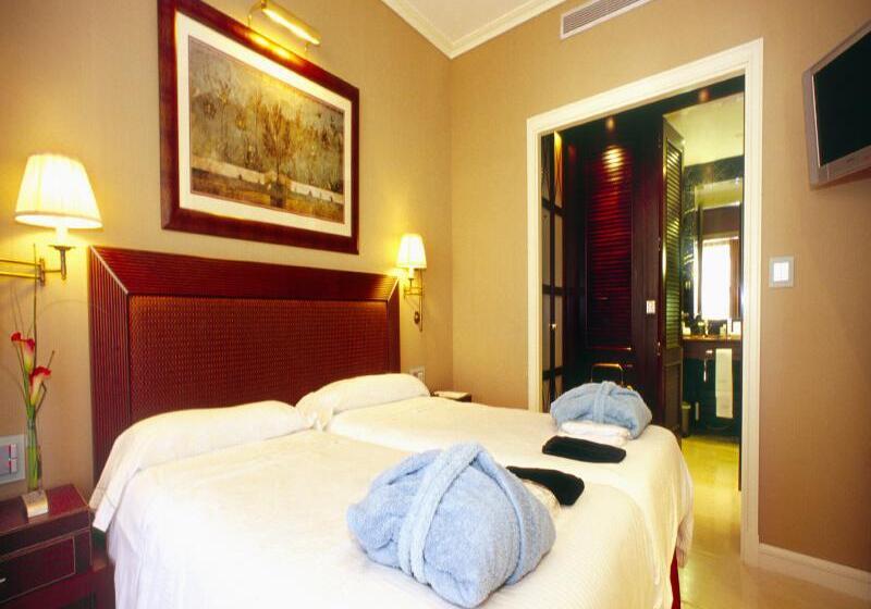 Полулюкс, Gran Hotel Guadalpín Banus