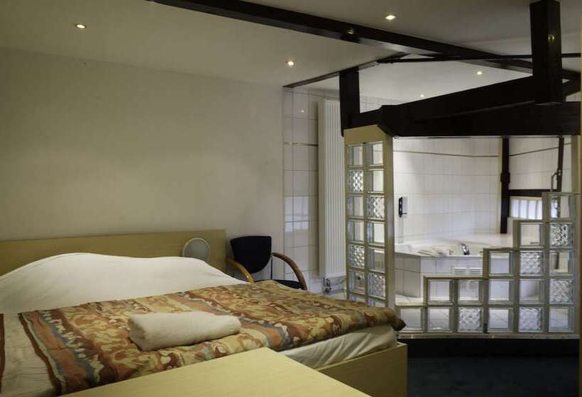 Quarto Estandar com Hidromassagem, Koopermoolen